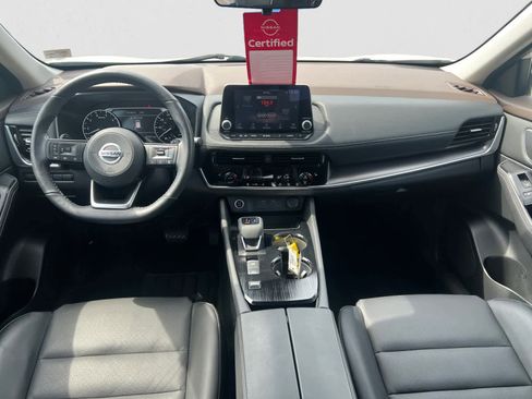 Certified 2021 Nissan Rogue SV w/ Premium Package FWD image 12