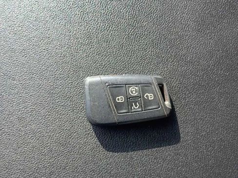 Used 2018 Volkswagen Atlas SE image 13