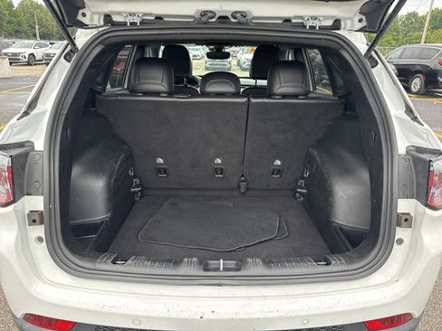 Used 2024 Jeep Compass Limited AWD/4WD image 8