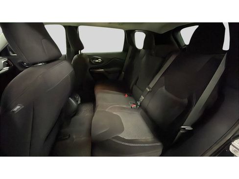 Used 2020 Jeep Cherokee Latitude w/ Cold Weather Group image 14