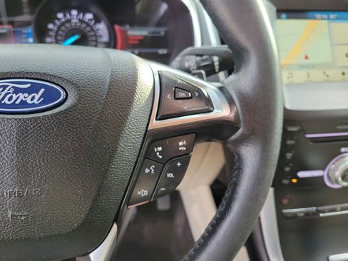 Used 2018 Ford Edge Titanium w/ Technology Package image 7