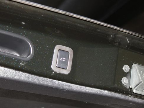 Used 2015 Toyota Highlander Limited Platinum FWD image 40