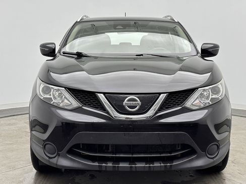 Used 2019 Nissan Rogue Sport SV image 2