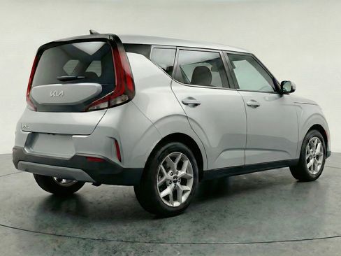 Used 2025 Kia Soul LX w/ LX Technology Package image 9