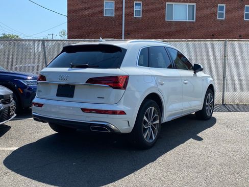 Used 2023 Audi Q5 2.0T Premium w/ Convenience Package AWD/4WD image 3