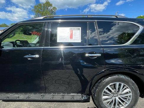 Used 2021 Nissan Armada SV w/ SV Appearance Package RWD image 4