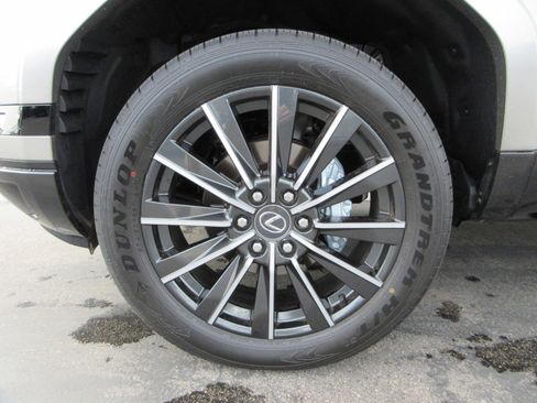 Used 2026 Lexus GX 550 w/ Cold Area Package image 19