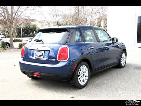 Used 2015 MINI Cooper 4-Door Hardtop w/ Premium Package FWD image 8
