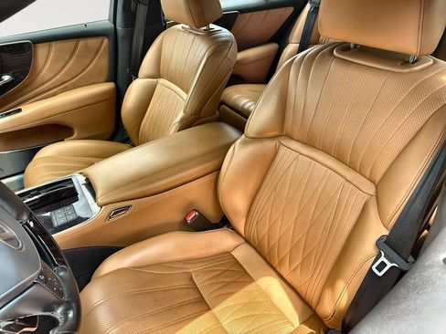 Used 2023 Lexus LS 500 AWD w/ Luxury Package image 13