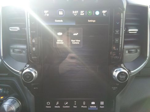 Used 2024 RAM 1500 Laramie image 24