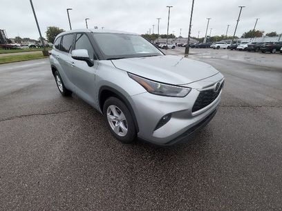 Certified 2025 Toyota Highlander FWD