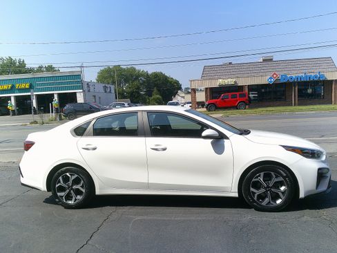 Used 2019 Kia Forte LXS FWD image 10