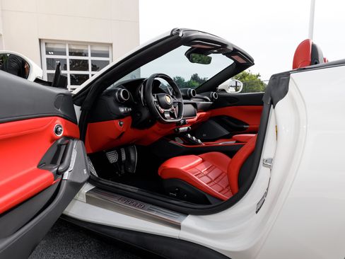 Used 2023 Ferrari Portofino M RWD image 24
