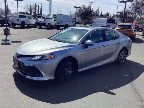 Used 2023 Toyota Camry XLE image 5
