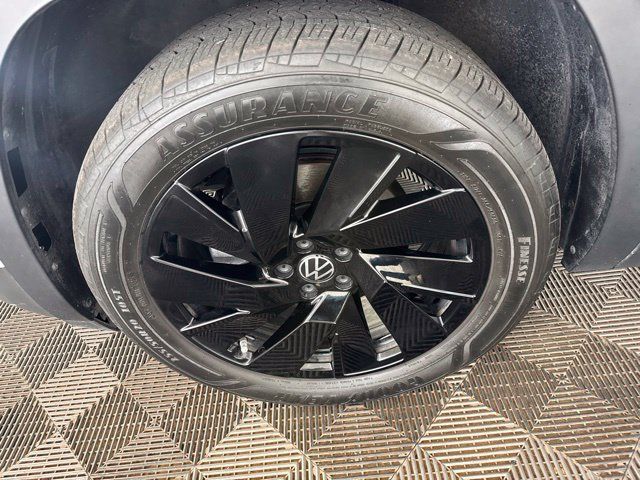 Used 2024 Volkswagen Atlas SE w/ Black Wheel Package AWD/4WD image 33