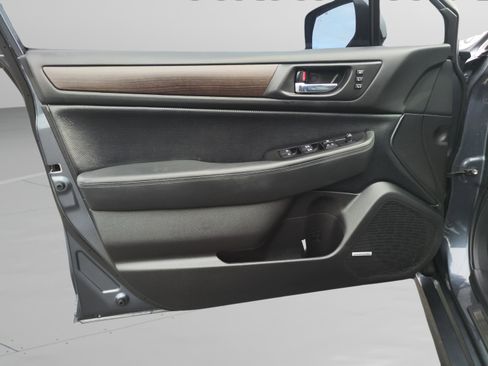 Used 2016 Subaru Legacy 2.5i Limited image 32