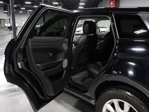 Used 2019 Land Rover Range Rover Evoque SE AWD/4WD image 17