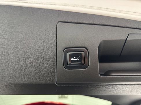 Used 2017 Cadillac XT5 Platinum image 29