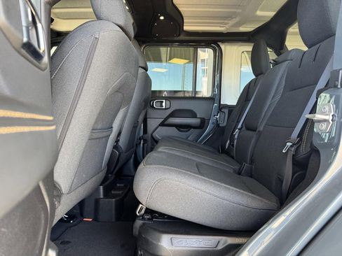 Used 2025 Jeep Wrangler Unlimited Sahara w/ Safety Group image 10