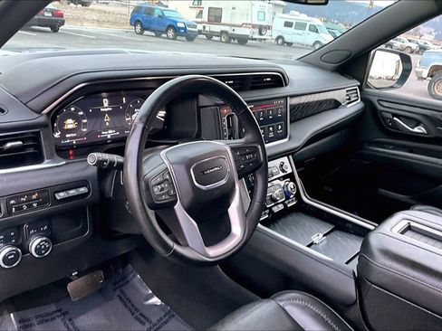 Used 2024 GMC Yukon XL Denali image 14