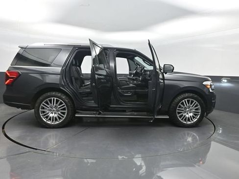 Used 2022 Ford Expedition Platinum AWD/4WD image 37