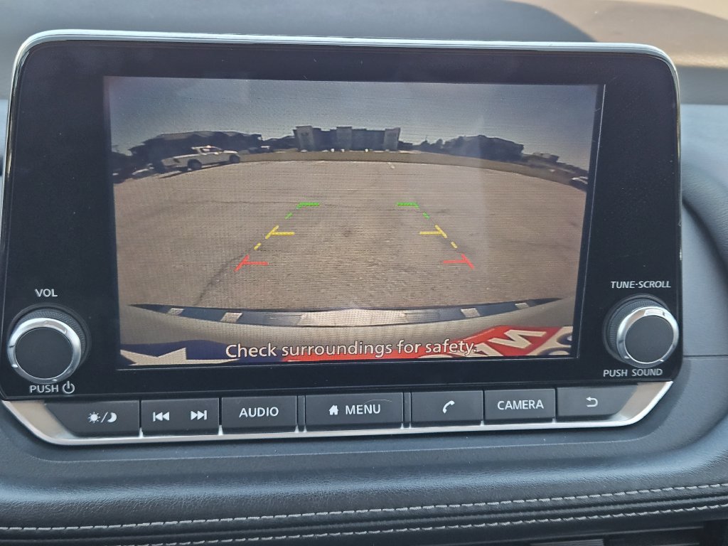 Used 2022 Nissan Rogue SV FWD image 13