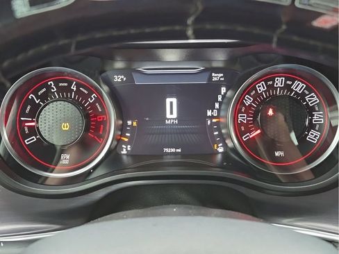 Used 2018 Dodge Challenger R/T image 30