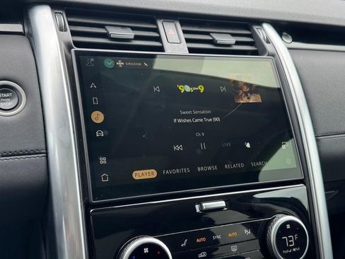 Used 2024 Land Rover Discovery S AWD/4WD image 22