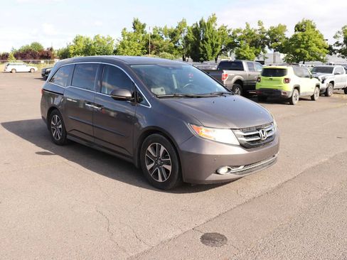 Used 2015 Honda Odyssey Touring image 3