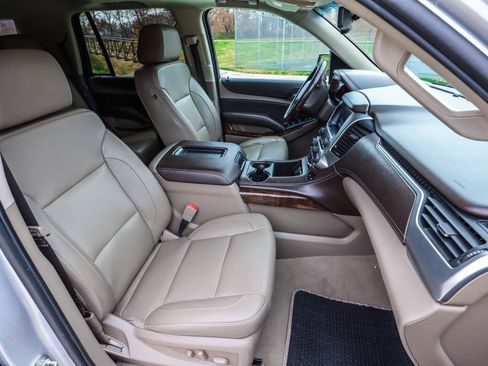 Used 2019 Chevrolet Tahoe LT image 44