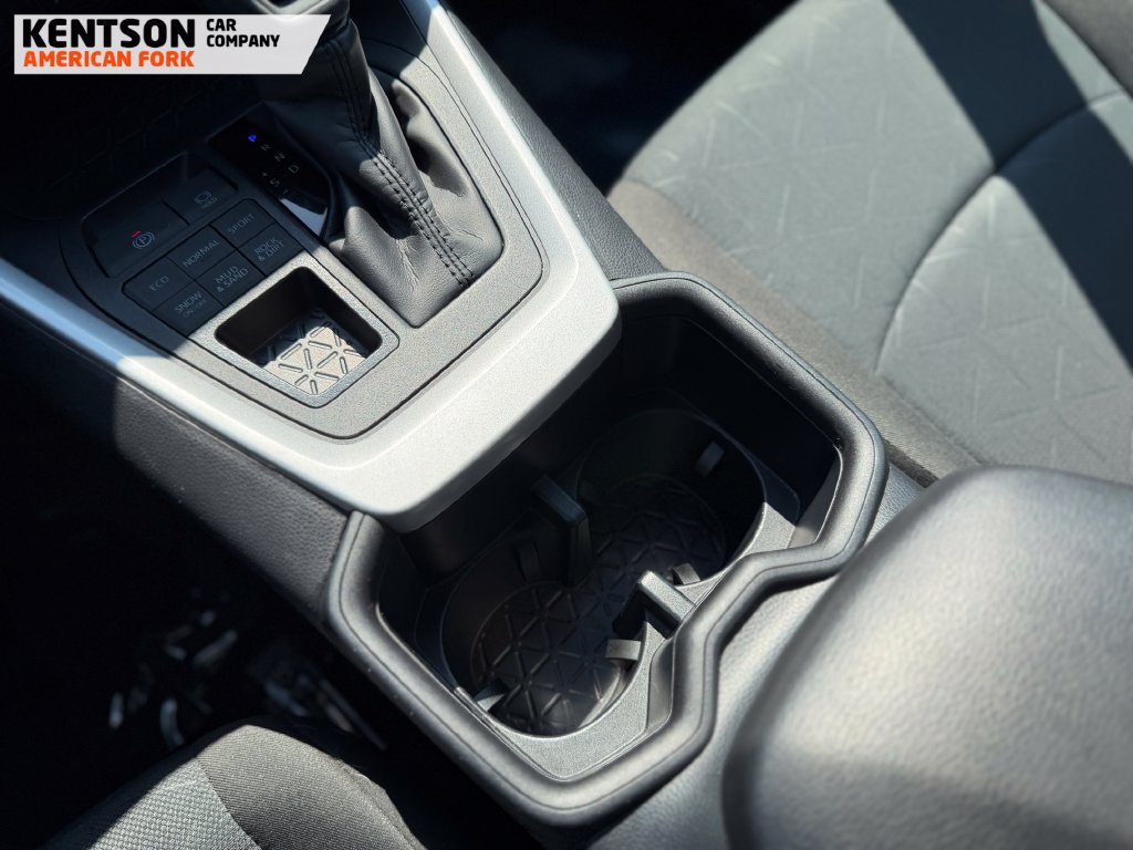 Used 2025 Toyota RAV4 XLE AWD/4WD image 20