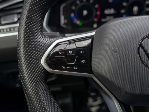 Used 2022 Volkswagen Tiguan SEL R-Line AWD/4WD image 26