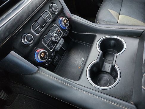 Used 2022 GMC Yukon SLT w/ SLT Premium Package image 25