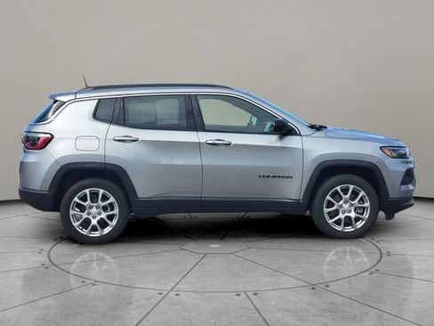 Certified 2023 Jeep Compass Latitude w/ Sun and Sound Group AWD/4WD image 13