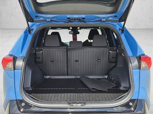 Used 2025 Toyota RAV4 SE AWD/4WD image 7
