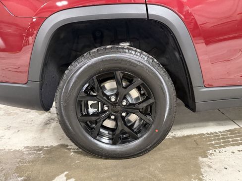 New 2025 Jeep Grand Cherokee L Laredo image 9