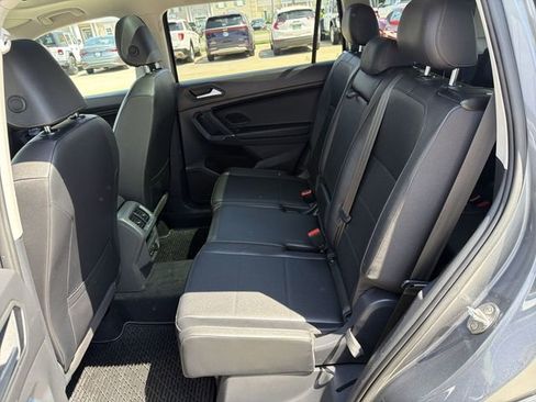 Used 2020 Volkswagen Tiguan SE w/ Panoramic Sunroof Package AWD/4WD image 23