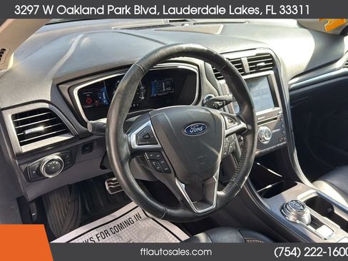 Used 2017 Ford Fusion Titanium image 18