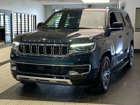 Used 2024 Jeep Wagoneer L Series II w/ Flexible Seating Group AWD/4WD image 4