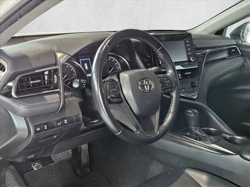 Used 2021 Toyota Camry SE w/ Carpet Mat Package (TMS) FWD image 9