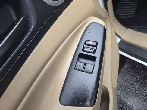 Used 2015 Toyota Tacoma 2WD Access Cab image 12