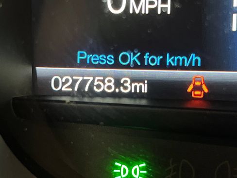 Used 2022 Ford Edge SEL w/ Convenience Package AWD/4WD image 4