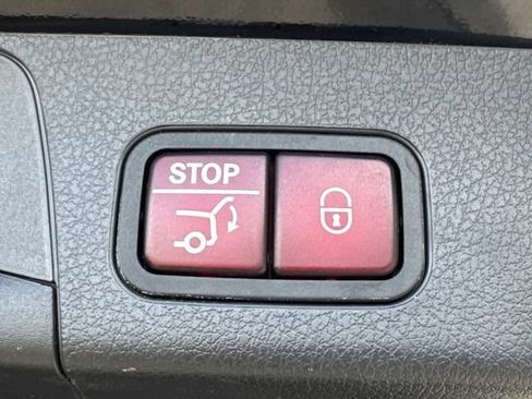 Used 2022 Mercedes-Benz GLB 250 4MATIC image 13