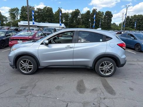 Used 2018 Honda HR-V EX image 2