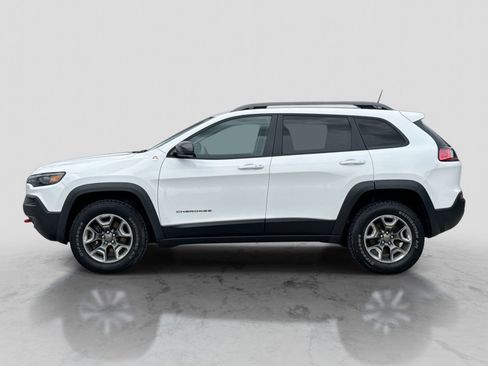 Used 2019 Jeep Cherokee Trailhawk w/ Comfort/Convenience Group AWD/4WD image 3