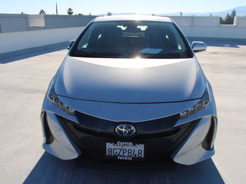 Used 2018 Toyota Prius Prime Plus image 7