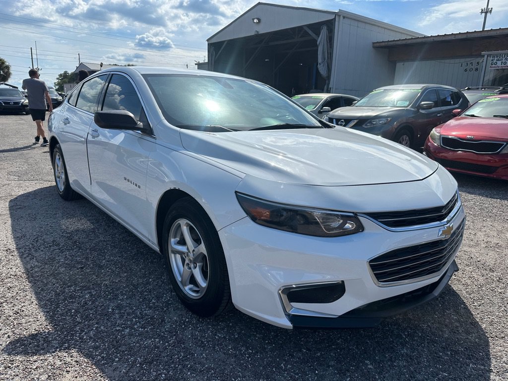 Used 2018 Chevrolet Malibu LS FWD image 3