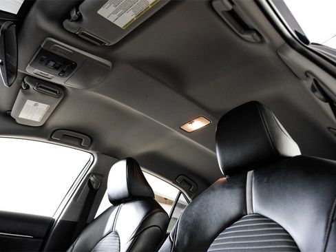 Used 2021 Toyota Camry SE image 28