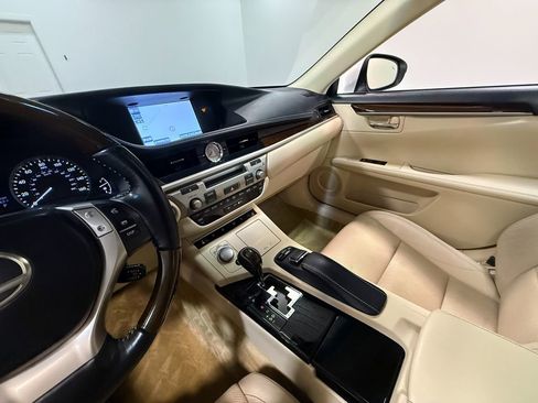 Used 2014 Lexus ES 350 w/ Luxury Package FWD image 81