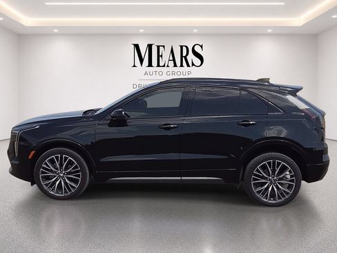 Used 2024 Cadillac XT4 Sport FWD image 2
